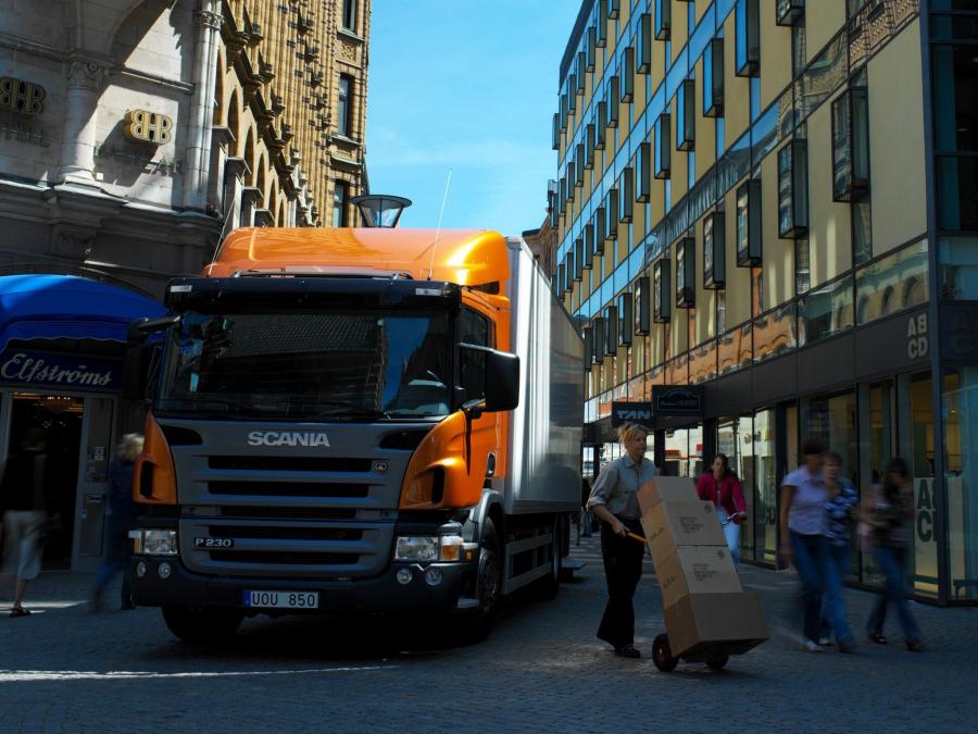  Scania P230 4x2 2004 года  (фото 2 из 30)